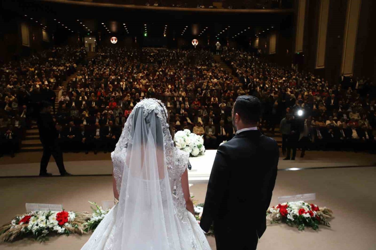 siyaset-is-dunyasi-spor-ve-burokrasiyi-bulusturan-nikah