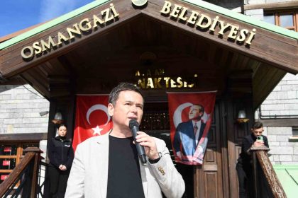 uludagda-yuzlerce-kisi-cumhuriyetin-izinde-yurudu