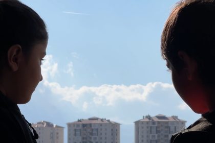 yuksekovada-karli-daglar-ve-bulutlar-birlesti