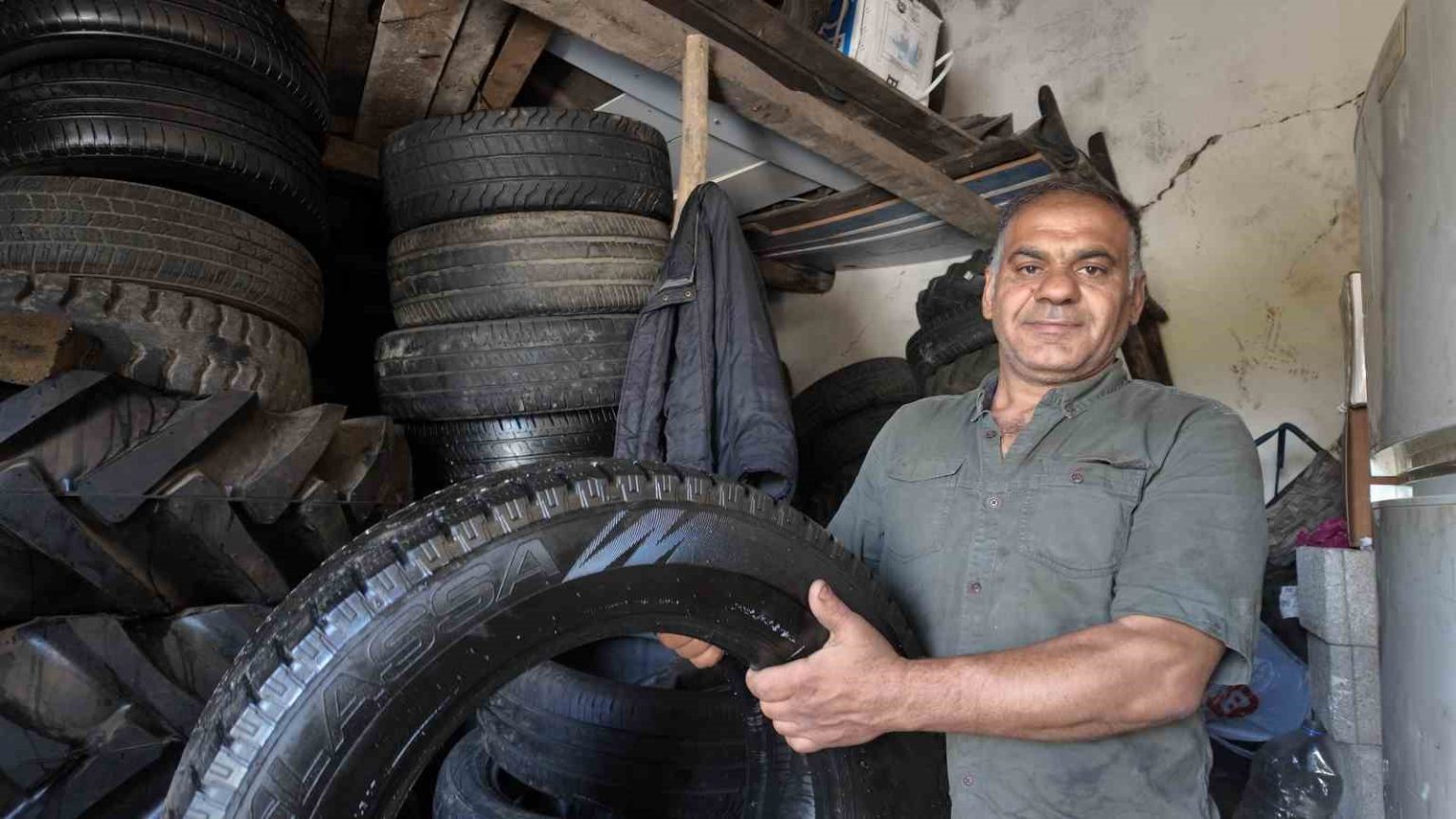 15-yasinda-basladi-35-yildir-arac-lastigi-ile-yatip-kalkiyor