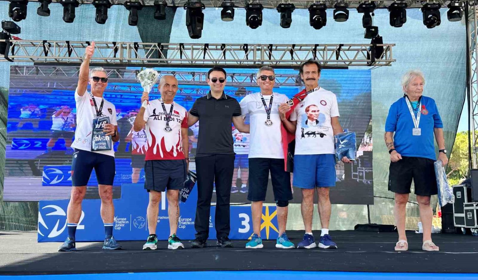 34-uluslararasi-alanya-triatlonunda-demir-adam-ali-bididan-cifte-ikincilik
