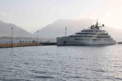 91-turist-74-murettebatli-luks-gemi-alanyaya-ulasti