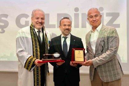 alanya-universitesinde-yeni-akademik-yil-coskuyla-basladi