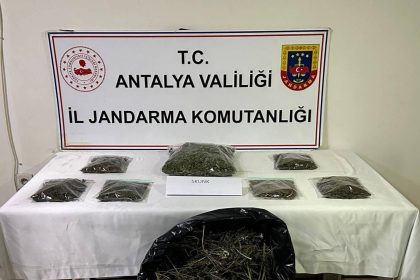 alanyada-uyusturucu-operasyonu-800-gram-uyusturucu-ele-gecirildi
