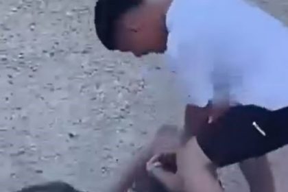 arnavutkoyde-genclerin-acimasizca-kavgasi-kamerada