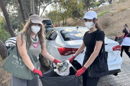 aylarca-belediye-temizlemedi-vatandas-bir-gunde-temizledi