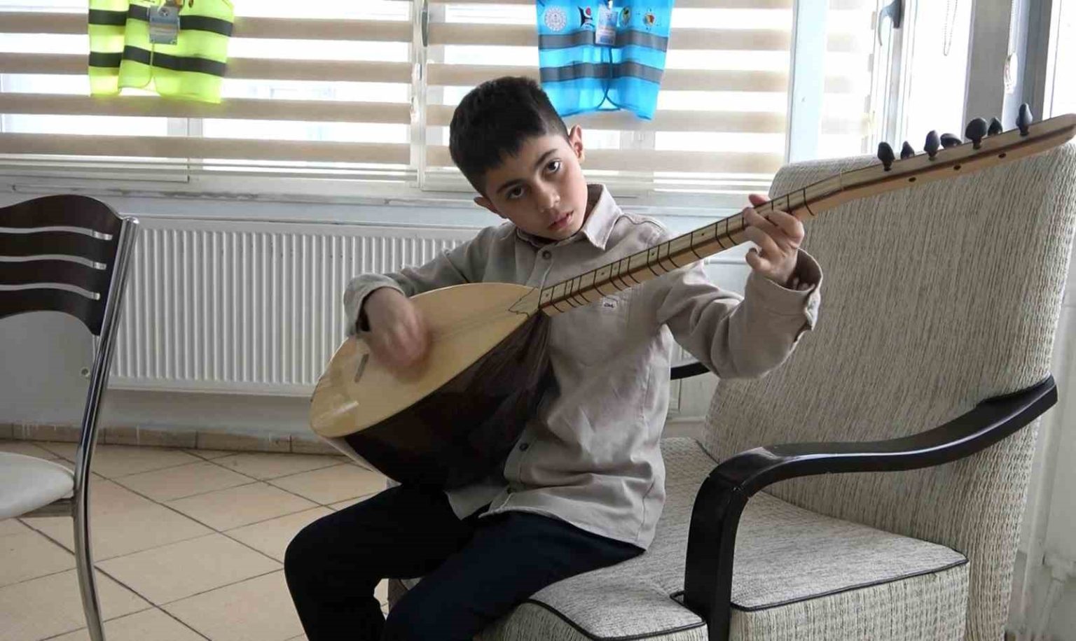 baglamayla-5-yildir-turku-soyleyen-kucuk-muzisyenin-hayali-yazilim-muhendisligi