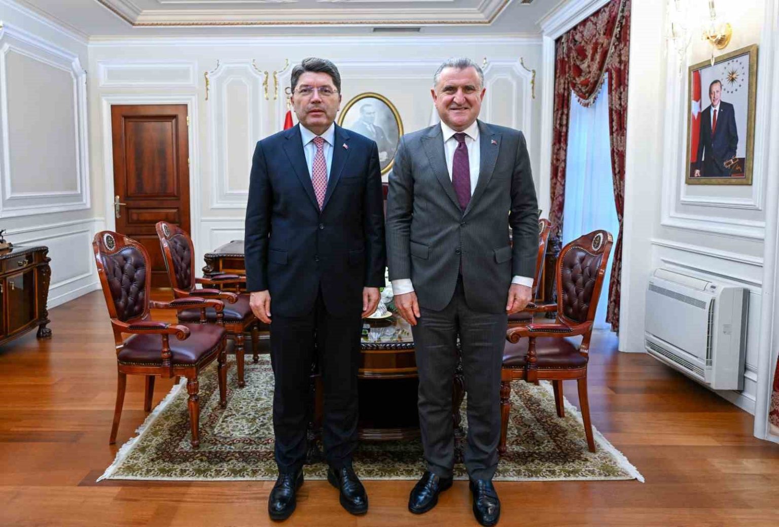 bakan-bak-ile-bakan-tunc-bir-araya-geldi