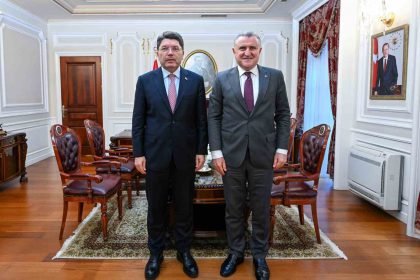 bakan-bak-ile-bakan-tunc-bir-araya-geldi