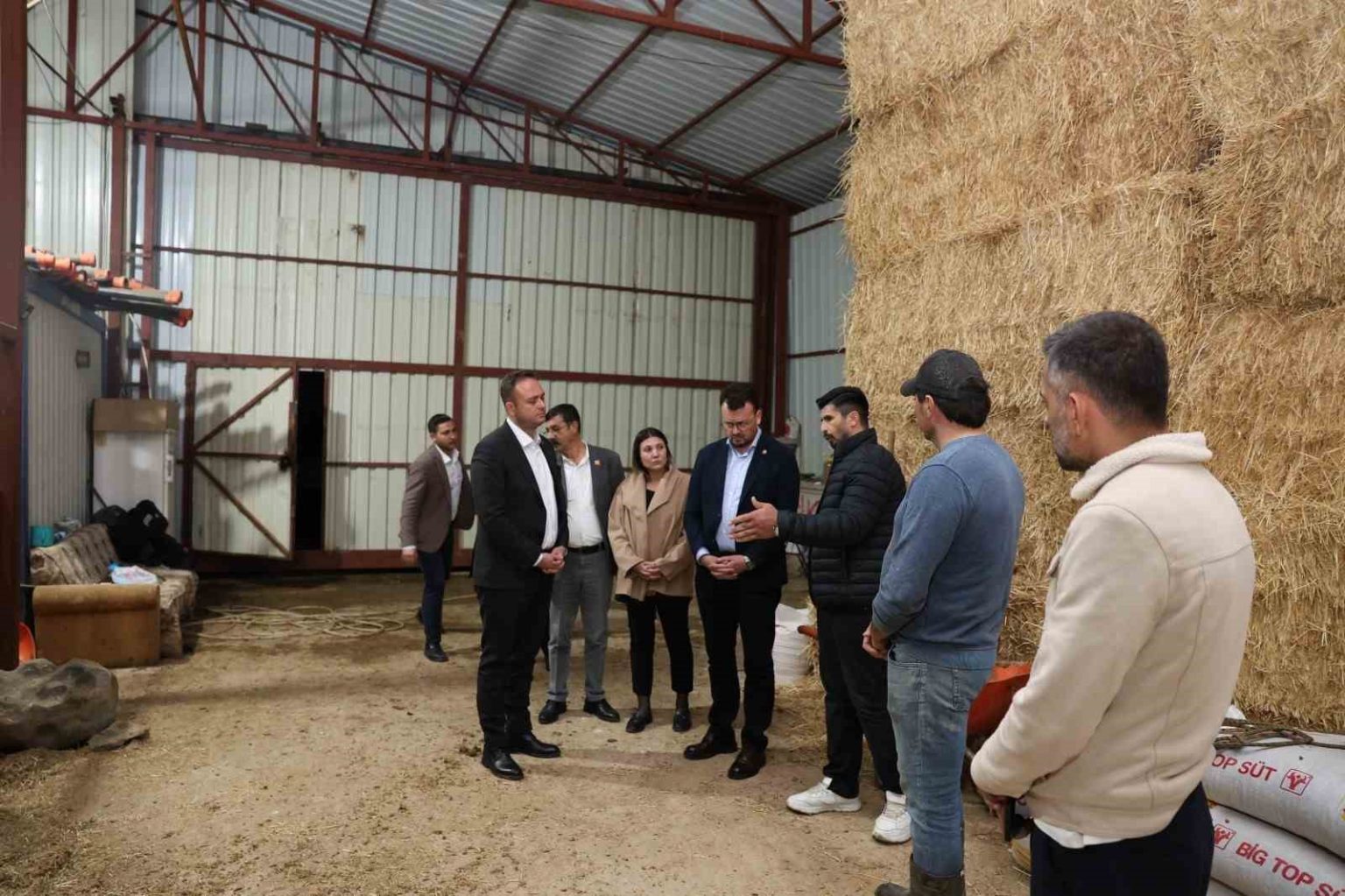 baskan-dere-sap-hastaligindan-magdur-olan-aileleri-yalniz-birakmadi