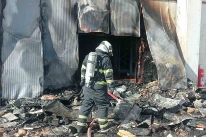 batmanda-dondurma-fabrikasinda-yangin