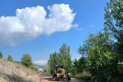 bayirkoyde-arazi-yollari-yenilendi