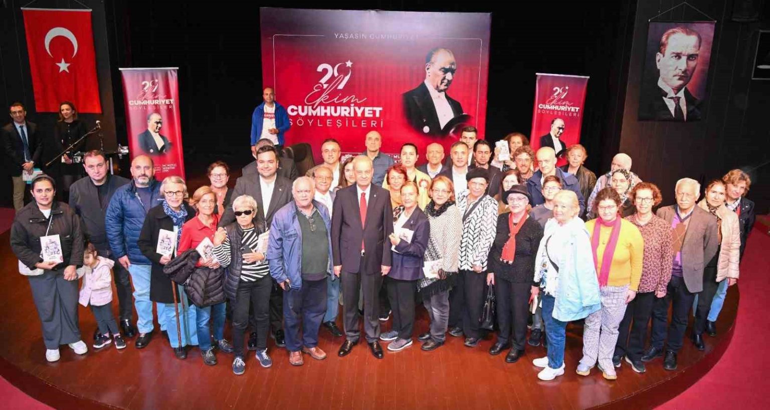 besiktasta-26-genelkurmay-baskani-ilker-basbug-cumhuriyetin-izinde-turkiyenin-yarini-soylesisini-gerceklestirdi