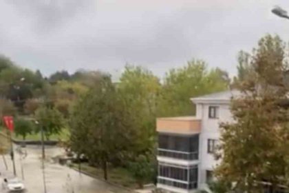 canakkalede-saganak-yagista-sokaklar-sular-altinda-kaldi