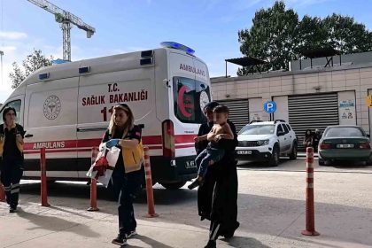 caydanliktan-uzerine-kaynar-su-dokulen-2-yasindaki-cocuk-yaralandi