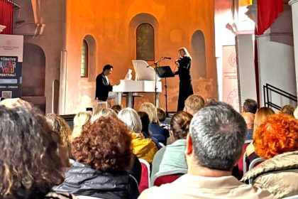 cesmede-kultur-yolu-festivalinde-muzik-ziyafeti