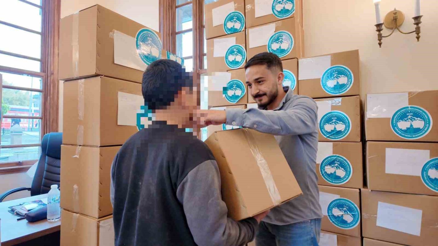 cocuklar-usumesin-kampanyasinda-500-cocuk-giydirildi