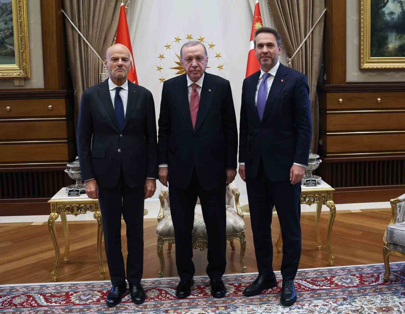 cumhurbaskani-erdogan-italya-milli-hidrokarbon-ajansi-baskani-descalziyi-kabul-etti