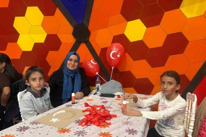 cumhuriyet-coskusu-aile-atolyesinde-yasandi