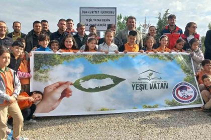 cumhuriyet-ilkokulundan-yesil-vatan-mesaji