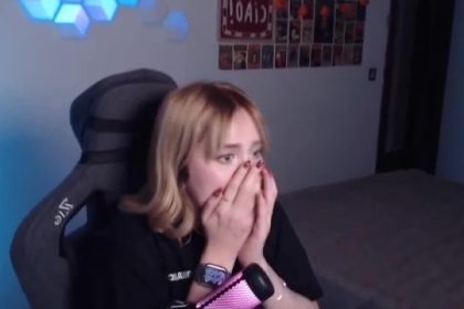 depreme-canli-yayinda-yakalandi-panik-anlari-kendi-kamerasina-yansidi