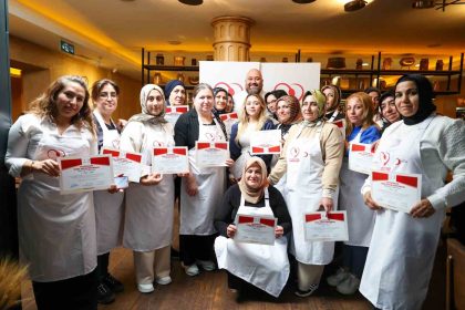 depremzede-kadinlar-istanbulda-unlu-seflerden-egitim-aldi