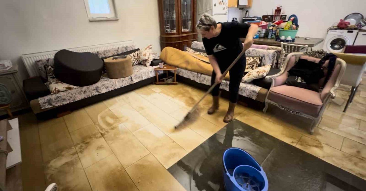 edirnede-saganak-sonrasi-evleri-su-basti