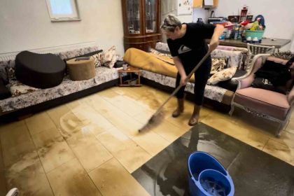 edirnede-saganak-sonrasi-evleri-su-basti