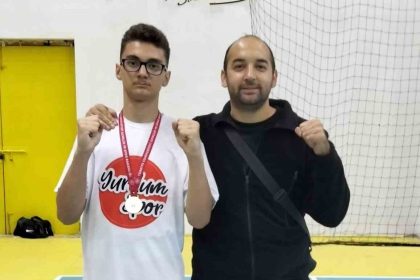 efe-carl-demirliden-kick-boks-bransinda-sampiyonluk