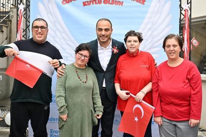 engelsiz-yasam-merkezinde-yeni-egitim-yili-cumhuriyet-coskusu-ile-basladi