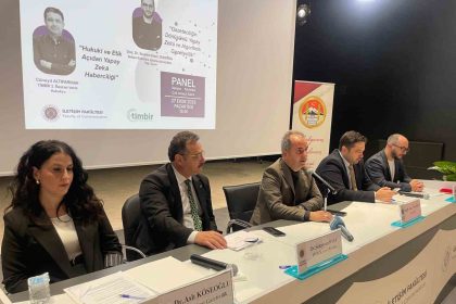 erzurumda-yeni-medya-cagi-konusuldu