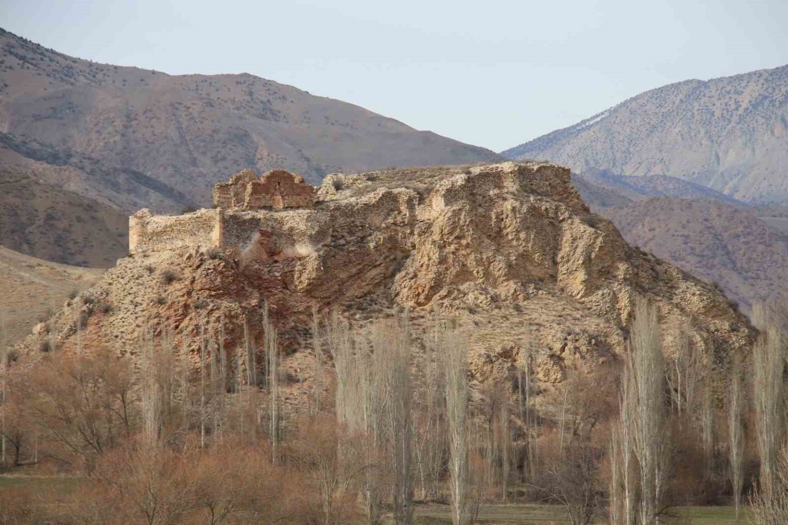 erzurumdaki-kiz-ve-oglan-kalesi-ilgi-bekliyor