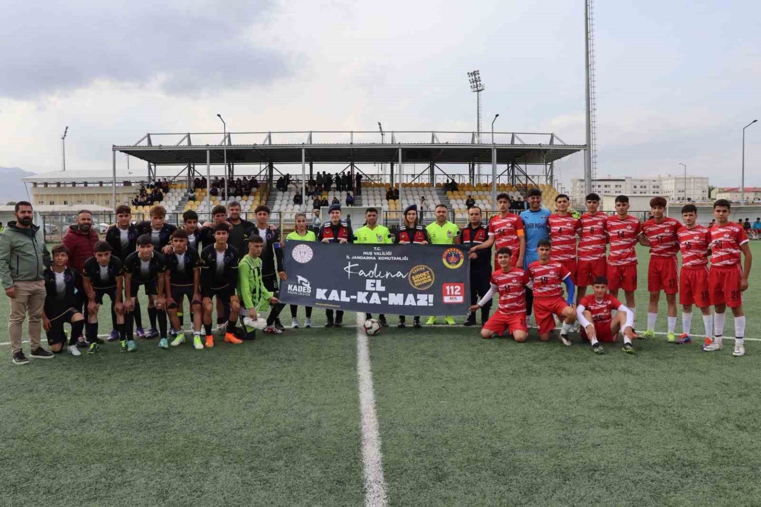 futbol-macinda-kadina-el-kalkamaz-farkindaligi