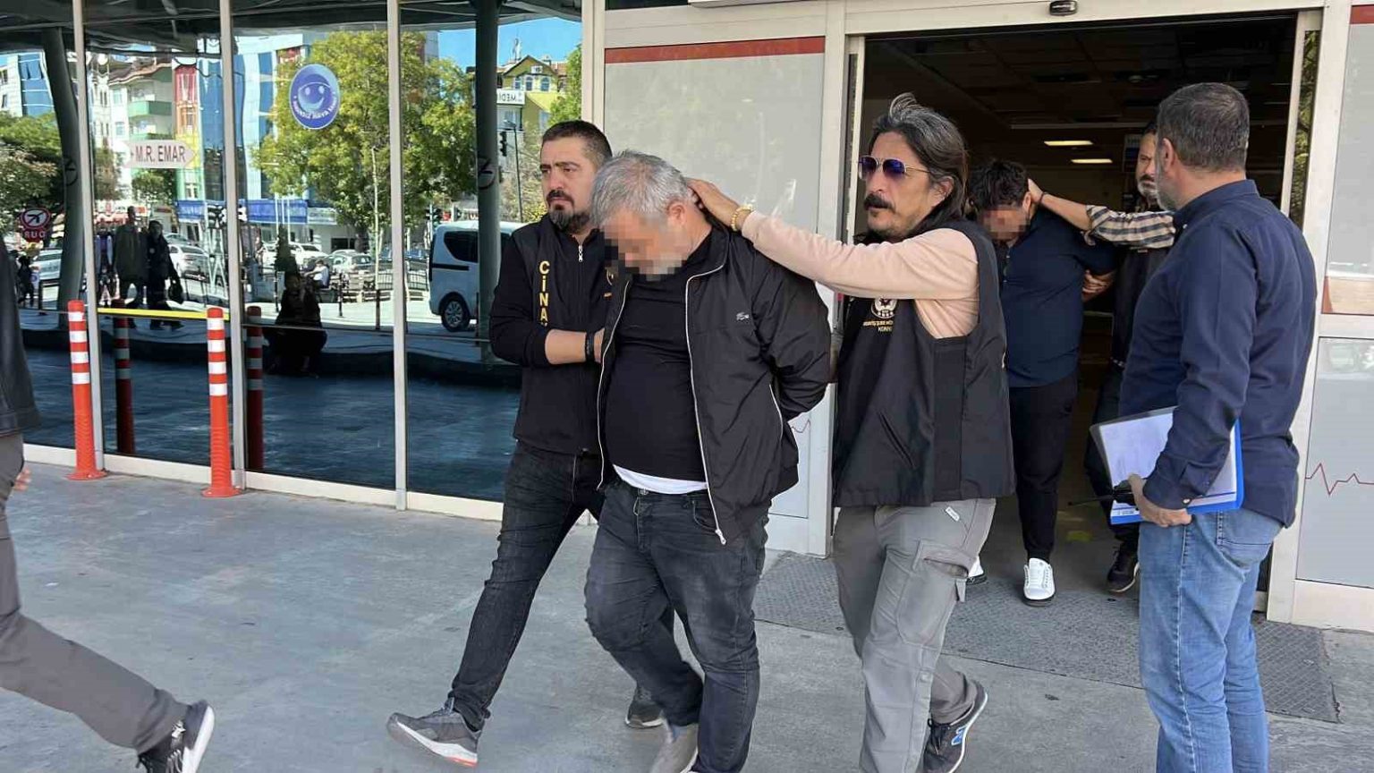 galericiyi-olduren-baba-ogul-adliyeye-sevk-edildi