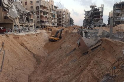 gazzede-yikintilar-altinda-kaybolan-esirler-misira-ait-arac-ve-ekipmanlar-ile-araniyor