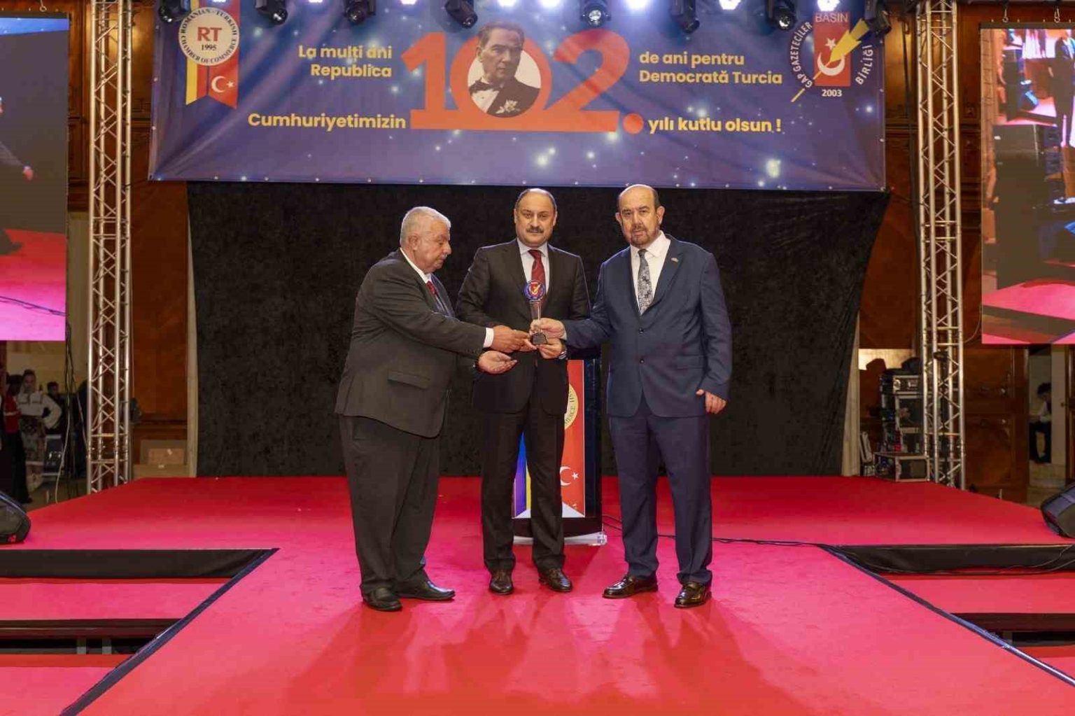 gulpinara-yilin-en-basarili-belediye-baskani-odulu