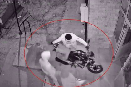 guvenlik-kamerasina-yakalanan-hirsizlar-caldiklari-motosiklete-kendi-mallari-gibi-binip-gittiler