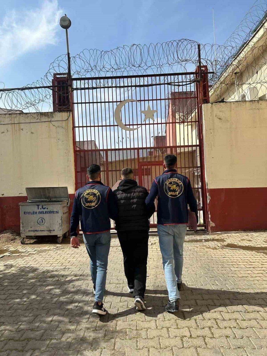 iki-ayri-suctan-aranan-sahis-operasyonla-yakalandi