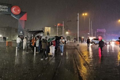 istanbulda-saganak-yagis-basladi