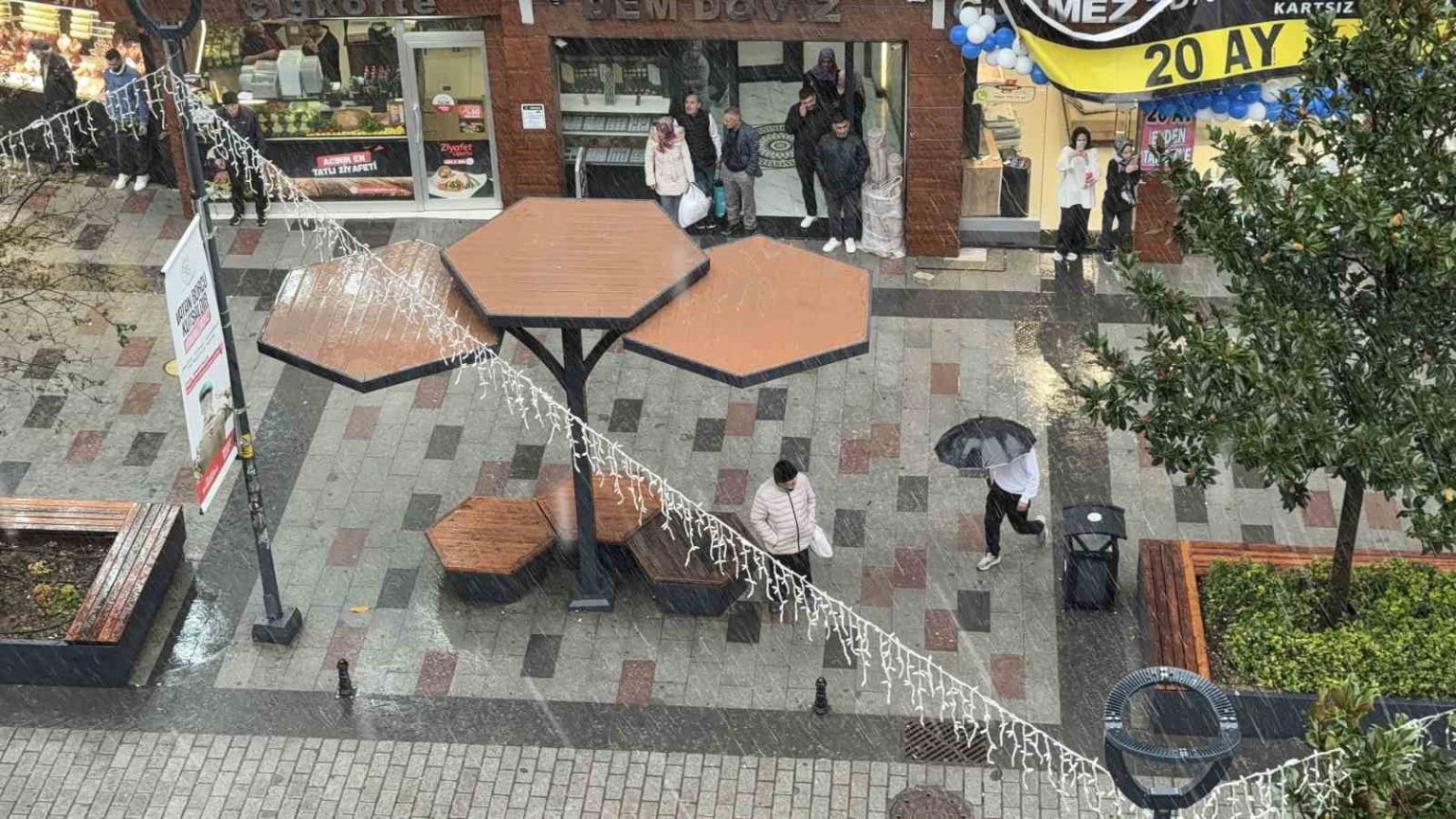 istanbulda-siddetli-yagis-ve-lodos-etkili-oldu