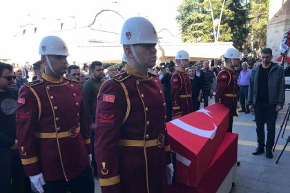 jandarma-kom-daire-baskani-tuggeneral-aksit-memleketinde-son-yolculuguna-ugurlandi