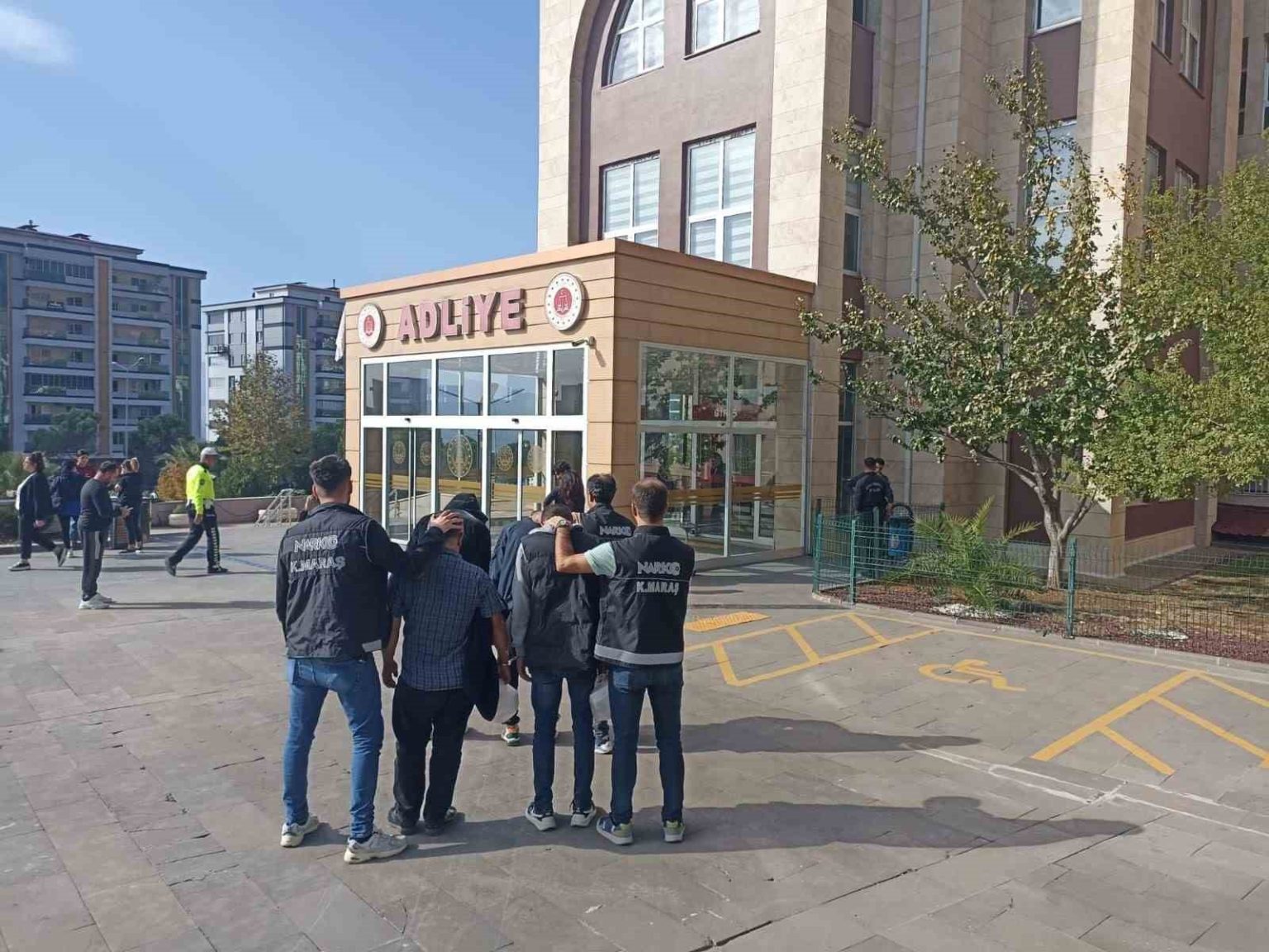 kahramanmarasta-aranan-2-hukumlu-yakalanip-cezaevine-gonderildi