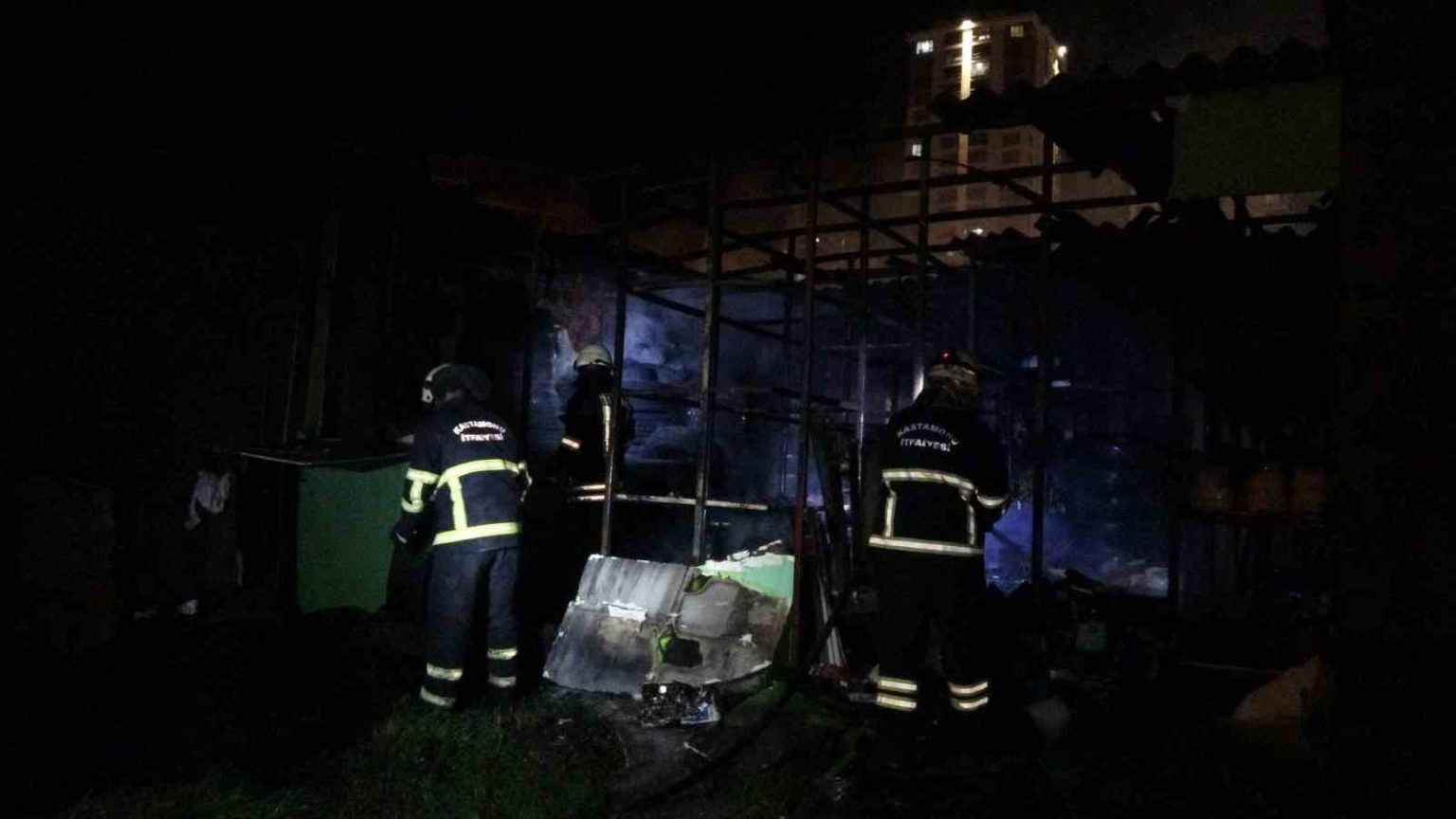 kastamonuda-is-yerinde-cikan-yangin-buyumeden-sonduruldu