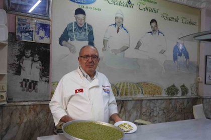 kilisin-tescilli-tatlisi-cennet-camuru-hafifligi-ve-lezzetiyle-ilgi-goruyor