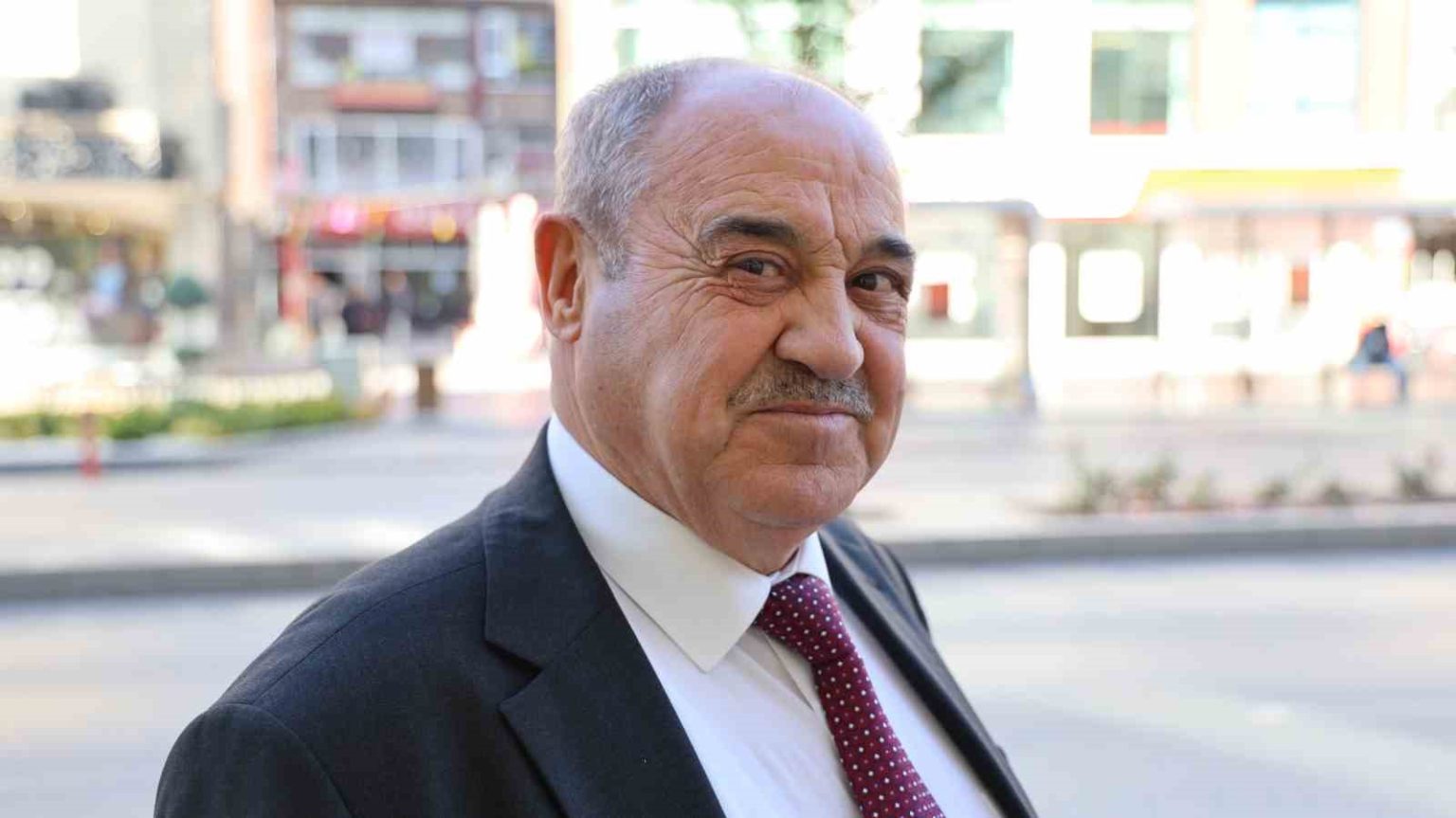 kirsehirde-43-yillik-egitimciye-ogrencilerden-duygusal-veda