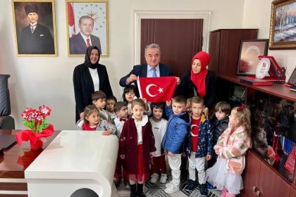 kutsal-emanetler-kaymakam-ozturke-emanet-edildi