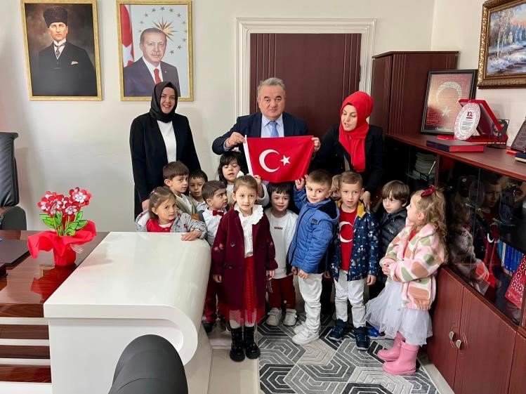 kutsal-emanetler-kaymakam-ozturke-emanet-edildi