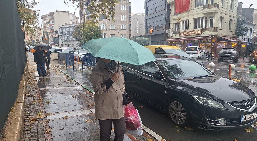 meteoroloji-uyarmisti-kirklarelide-saganak-yagis-etkili-oluyor