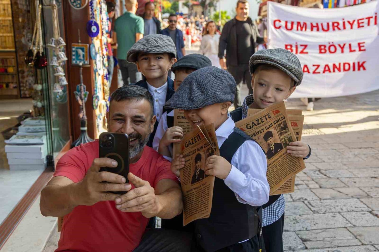 minik-ogrenciler-102-yil-oncesinin-gazetecileri-oldu