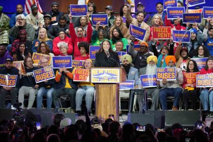 new-yorkun-ilk-musluman-belediye-baskani-adayi-mamdaniden-new-york-satilik-degil-mitingi